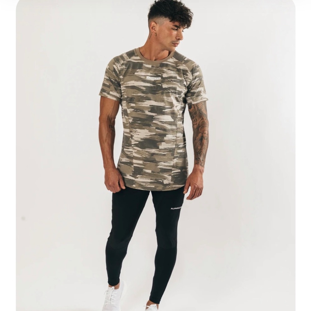 COPY - Alphalete Men’s Workout Velocity Tee (Size M)